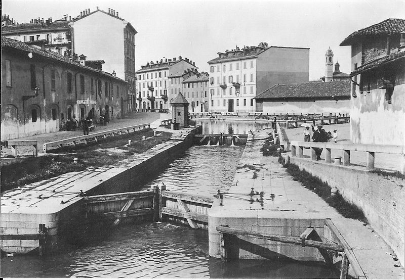 800px-Navigli_di_Milano_Via_Conca_del_Naviglio002